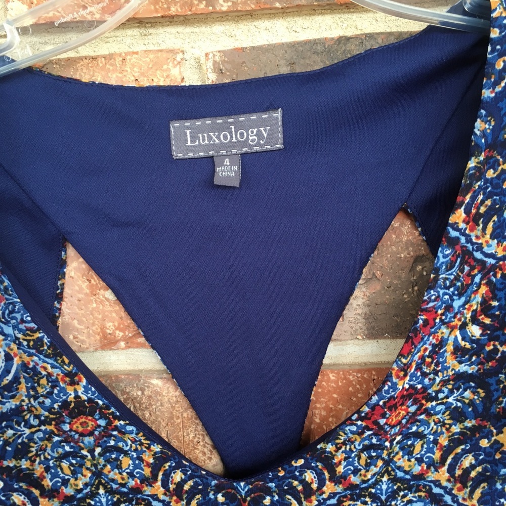 Patterned Dress - Picture 2 of 6